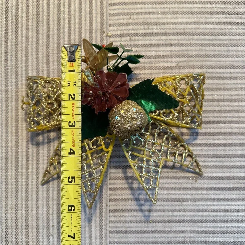 Gold Glittery Christmas Bows